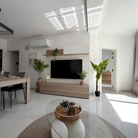 2br Penthouse With Jacuzi And Big Terrace Near Seafront شقة Gzira