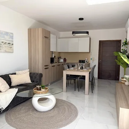 2br Penthouse With Jacuzi And Big Terrace Near Seafront شقة Gzira