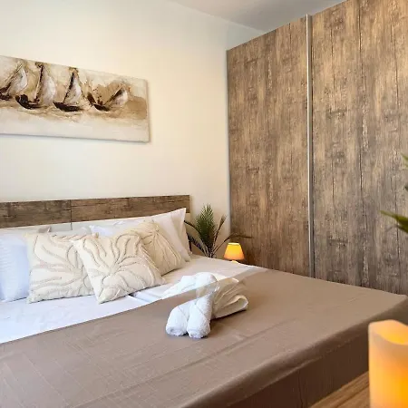 2br Penthouse With Jacuzi And Big Terrace Near Seafront شقة *