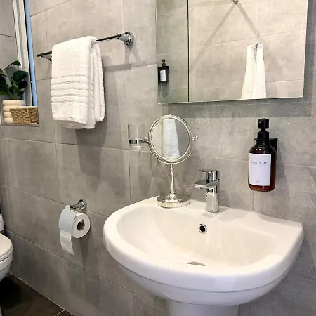 2br Penthouse With Jacuzi And Big Terrace Near Seafront Gzira